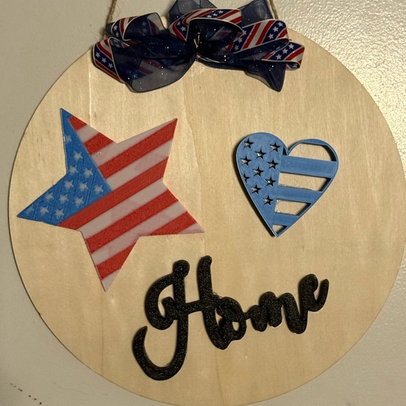 Patriotic Wall Hanging with Star and Heart - Picture 2 of 3